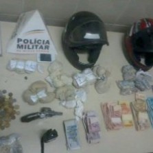 23/11/2014,Homens armados roubam supermercado e são presos em flagrante.