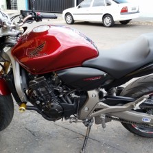 MOTOCICLETA HORNET TOMADA DE ASSALTO EM VISCONDE DO RIO BRANCO.