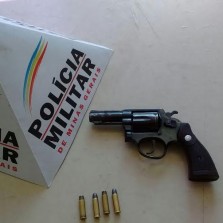 Homem é flagrado com arma no Nova Viçosa