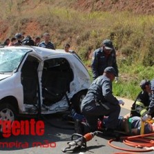 Professores morrem em acidente na rodovia Viçosa/Teixeiras.