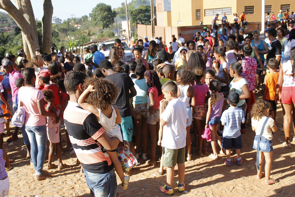 Comunidades se unem e fazem festa no Dia das Crianças