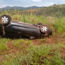 Viçosense capota veículo próximo de Mariana