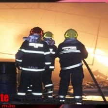 Incêndio destrói galpão em Teixeiras