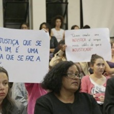 Professora ocupa Tribuna para falar sobre denúncia de agressão