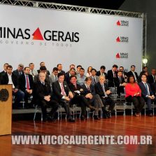 Governador entrega 201 micro-ônibus para o transporte escolar de 179 municípios mineiros