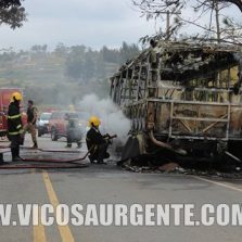 Ônibus é incendiado e autores são presos