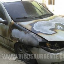 Veículos são incendiados em Viçosa e Teixeiras