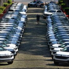 Fernando Pimentel entrega 60 carros para ações de vigilância em saúde e monitoramento da água