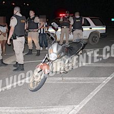 Bandidos armados roubam Celta na Br120 e abandonam moto no local