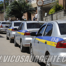Ladrões roubam táxi em Viçosa