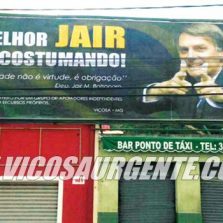 Justiça ordena retirada de outdoor de Jair Bolsonaro em Viçosa