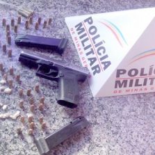 Arma de uso restrito e drogas são aprendidos na Betânia