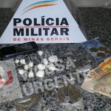 Suspeitos de tráfico de drogas são presos na rua Santana