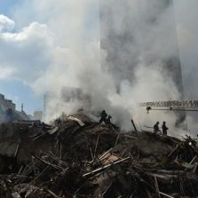 Bombeiros encontram corpo no edifício que desabou em SP