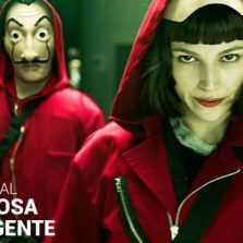 Ladrões tentam assaltar caixa eletrônico disfarçados de “ La Casa de Papel ”; e se dão mal