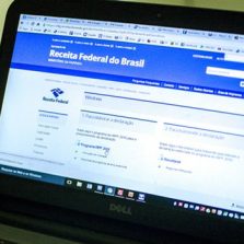 Receita libera amanhã consulta a primeiro lote de restituição de IR