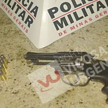 Motoqueiro é preso por porte ilegal de arma de fogo no Fundão