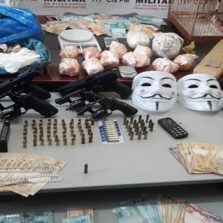 Drogas, armas e nove pessoas presas durante operação 243 anos da PMMG