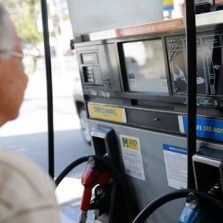 Preço médio da gasolina cai pela terceira semana no país, diz ANP