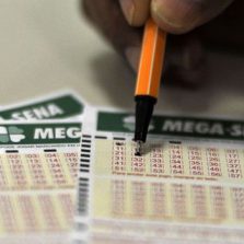 Prêmio de R$ 302,5 milhões da Mega da Virada saiu para 52 apostas