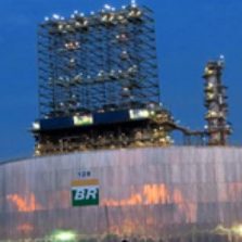 Petrobras anuncia suspensão de processos de parceria em refino