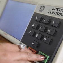 Ministério da Defesa entrega relatório sobre urnas eletrônicas ao TSE