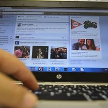Facebook exigirá autorização especial para páginas de grande audiência