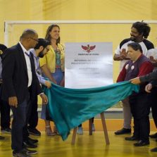Prefeitura reinaugura ginásio do Complexo Esportivo Municipal
