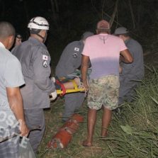 capotamento deixa motorista ferido na Br120