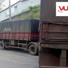 Carreta Bitrem interdita acesso à Marechal Castelo Branco