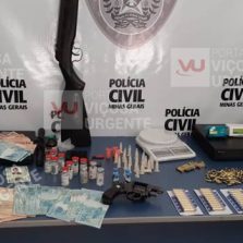 Polícia Civil realiza operação e apreende armas e drogas em Ervália