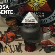 PM prende suspeitos de furto em Cajuri e recupera produtos roubados