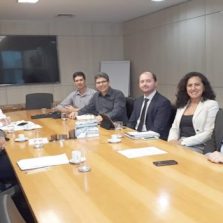 Vereador vai a Brasília discutir iluminação pública do Município