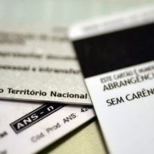 ANS suspende comercialização de 31 planos de saúde por mau desempenho