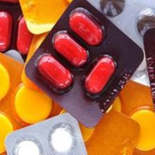 Consumidor será indenizado em R$ 15 mil por receber medicamento errado de farmácia