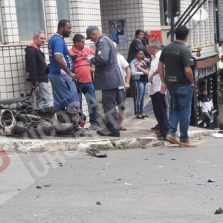 Centro: Colisão entre carro e moto deixa motoqueiro ferido