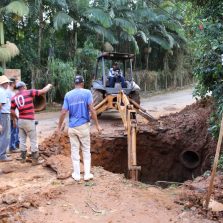 Prefeitura reconstrói rede de drenagem no Inácio Martins