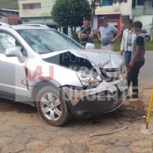 Inabilitado: Colisão envolve dois veículos em Teixeiras