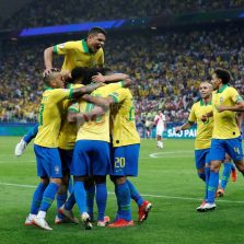 Jogos de hoje definem adversário do Brasil nas quartas de final