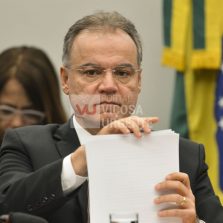 Relator fixa idade mínima de aposentadoria de professoras em 57 anos