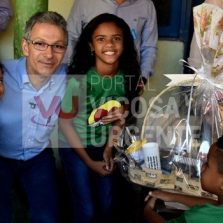 Governador doa salário para associação Hope of the Future, localizada em Salinas