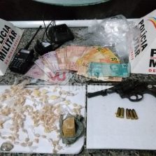 PM prende suspeito com drogas e arma no bairro Estrelas