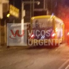 Viçosa: Com maconha na mochila, menor foge da PM e bate com moto em ônibus.