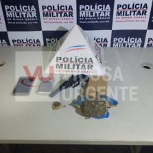 Urucânia: Suspeito de roubo de moto é preso com arma e droga