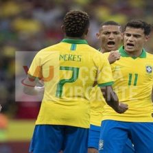 Tite pensa em modificações no amistoso contra o Peru