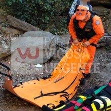 Turista cai de cachoeira e tem lesão na coluna
