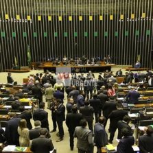 Câmara aprova PEC que cria carreira de polícias penais