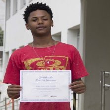 Estudante da Rede Municipal de ensino sobe ao pódium na Olimpíada Brasileira de Língua Portuguesa