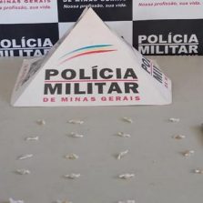 Ponte Nova: Homem é preso com drogas na Vila Alvarenga