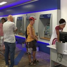 Bancos funcionam hoje e fecham nos dias 31 e 1º